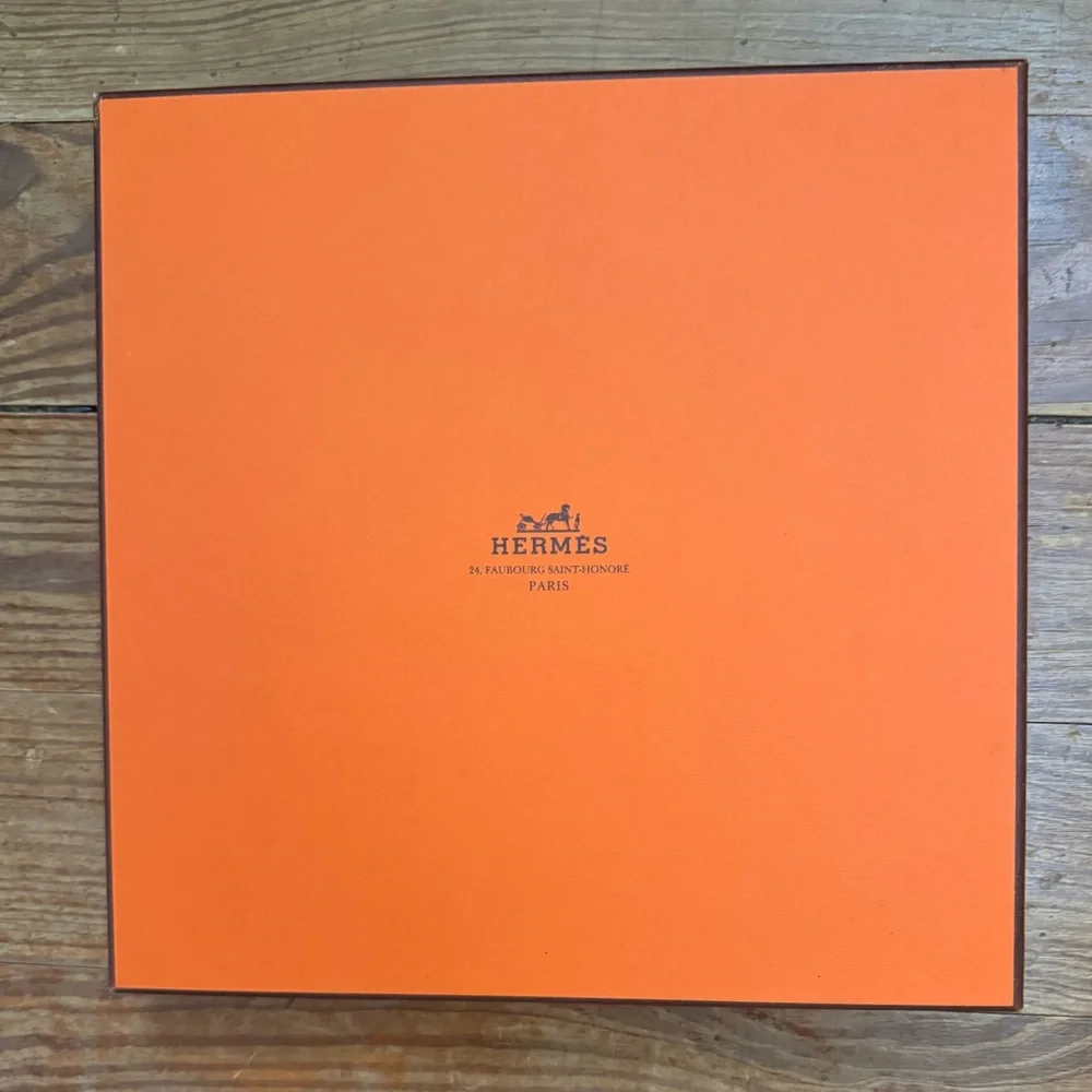 HERMES Scarf Carre90 Silk Square GRAND UNIFORME with box like new - Picture 8 of 8
